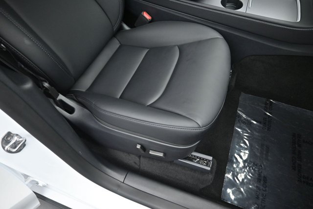 Used 2025 Tesla Model Y Long Range RWD image 28