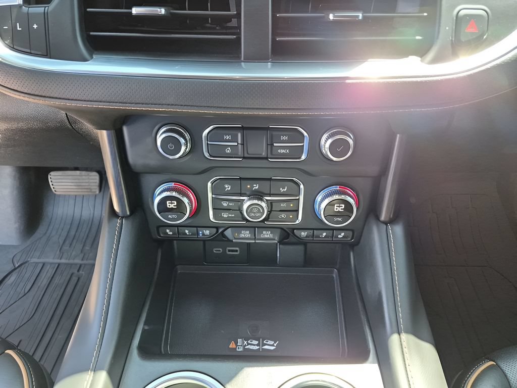 Used 2024 GMC Yukon AT4 w/ Technology Package AWD/4WD image 45
