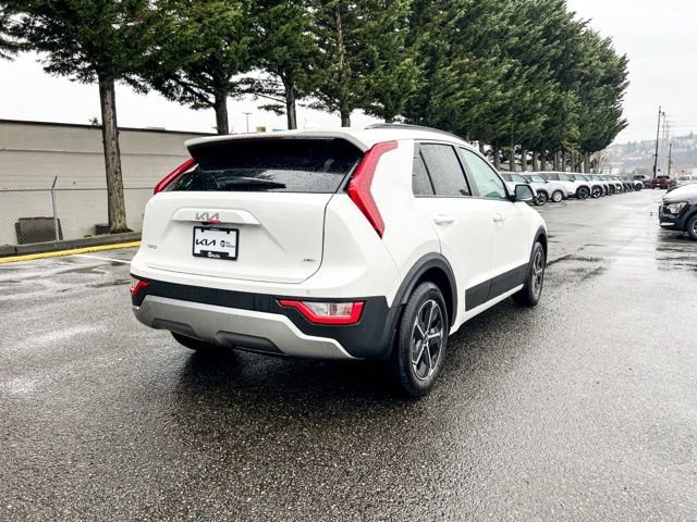 Used 2025 Kia Niro EX image 8