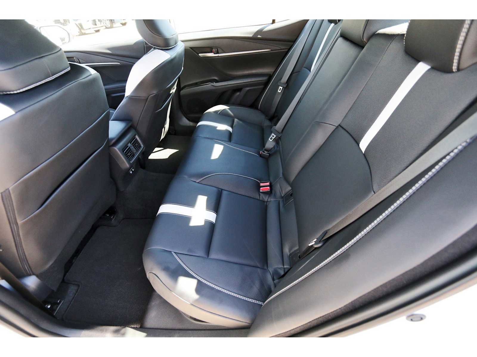 Used 2026 Toyota Camry SE w/ Convenience Package image 12