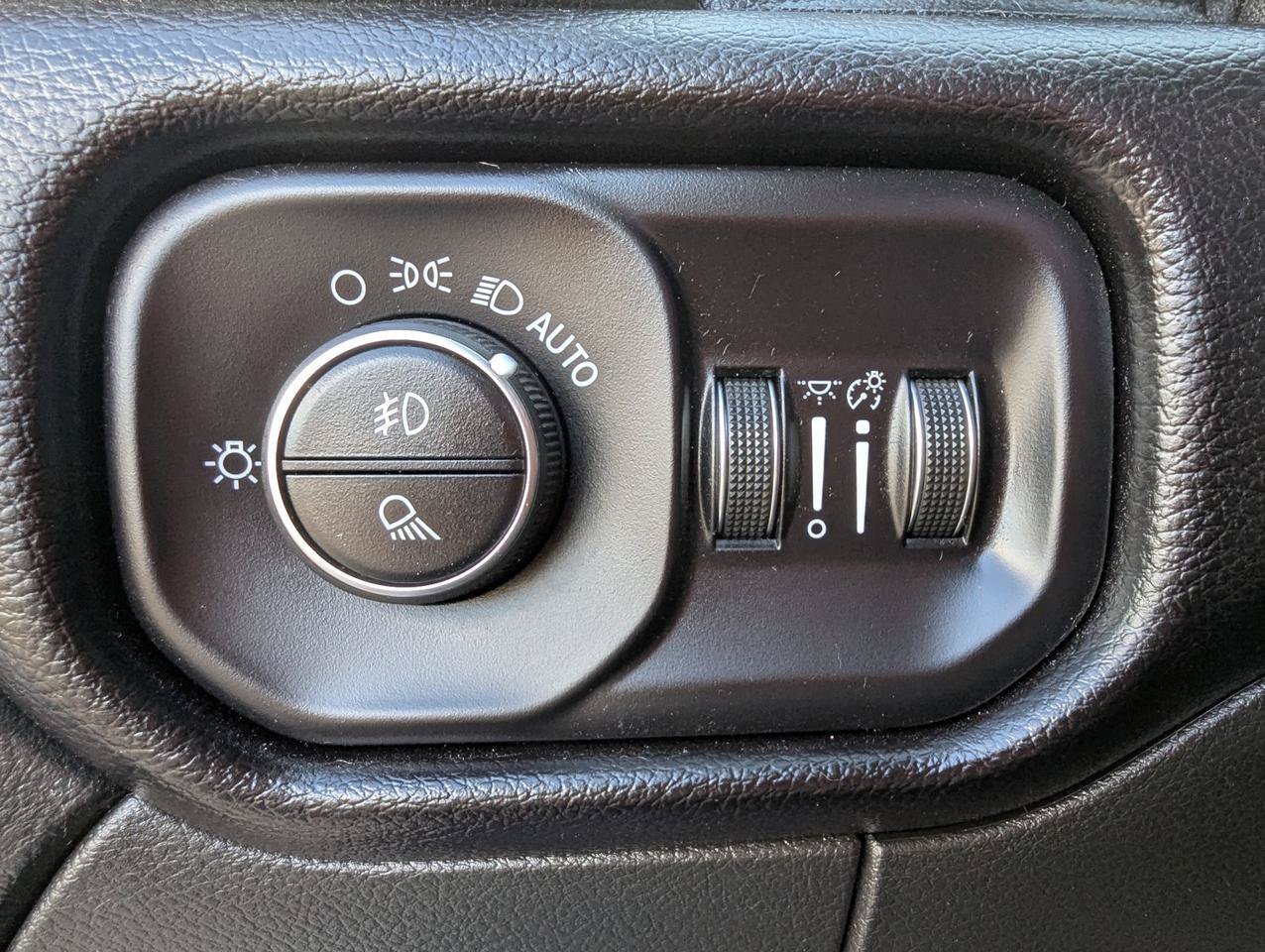 Used 2024 RAM 2500 Laramie AWD/4WD image 18