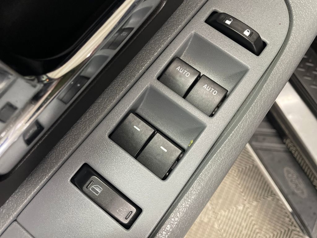 Used 2013 Ford F150 XLT w/ XLT Chrome Pkg image 15