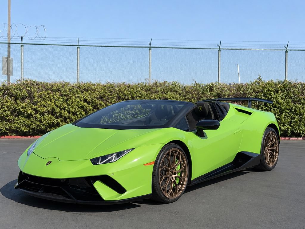 Used 2019 Lamborghini Huracan Performante AWD/4WD image 3