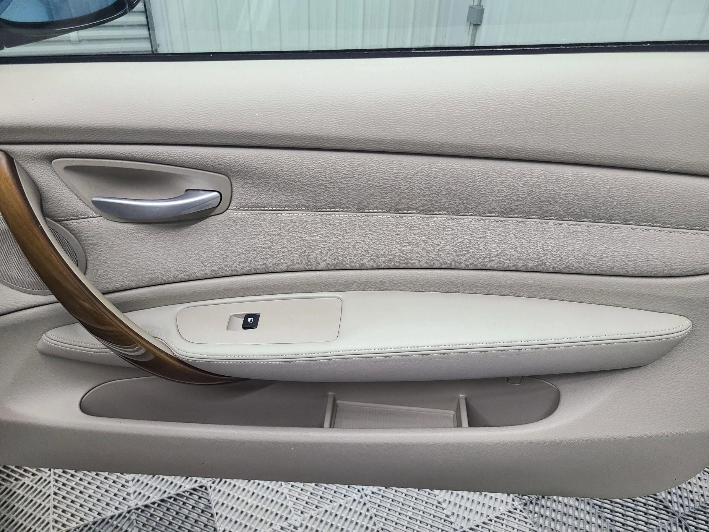 Used 2009 BMW 128i Convertible RWD image 37