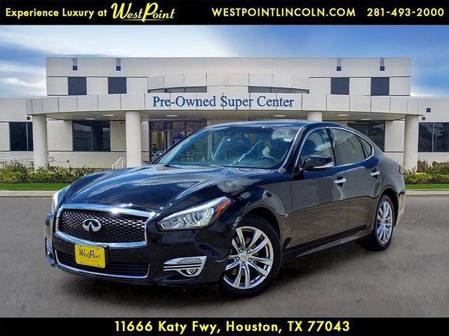 Used 2017 INFINITI Q70 3.7 RWD image 1