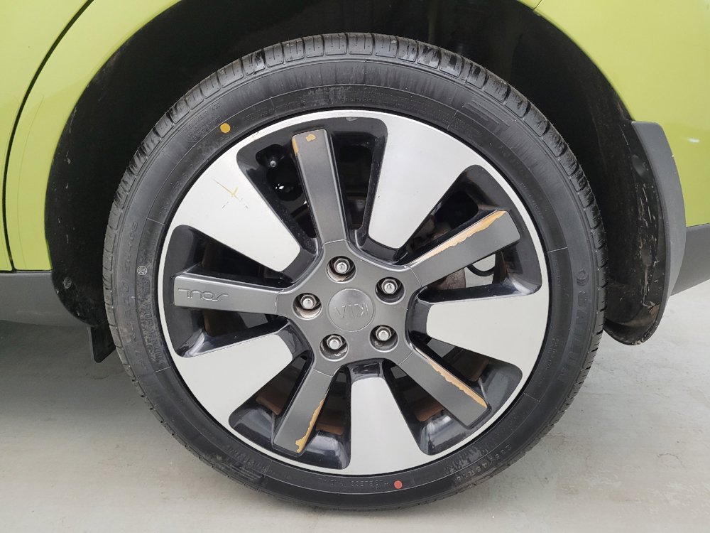 Used 2014 Kia Soul ! FWD image 31