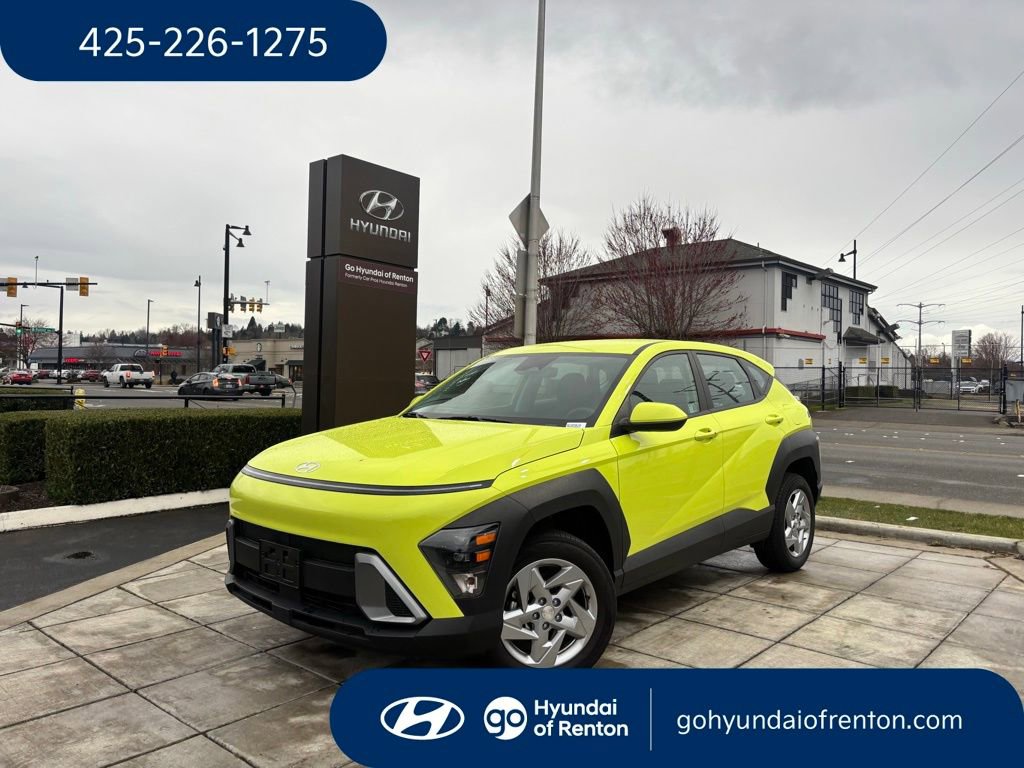 Certified 2025 Hyundai Kona SE AWD/4WD image 1