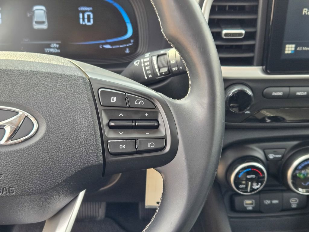 Used 2023 Hyundai Venue SEL image 37