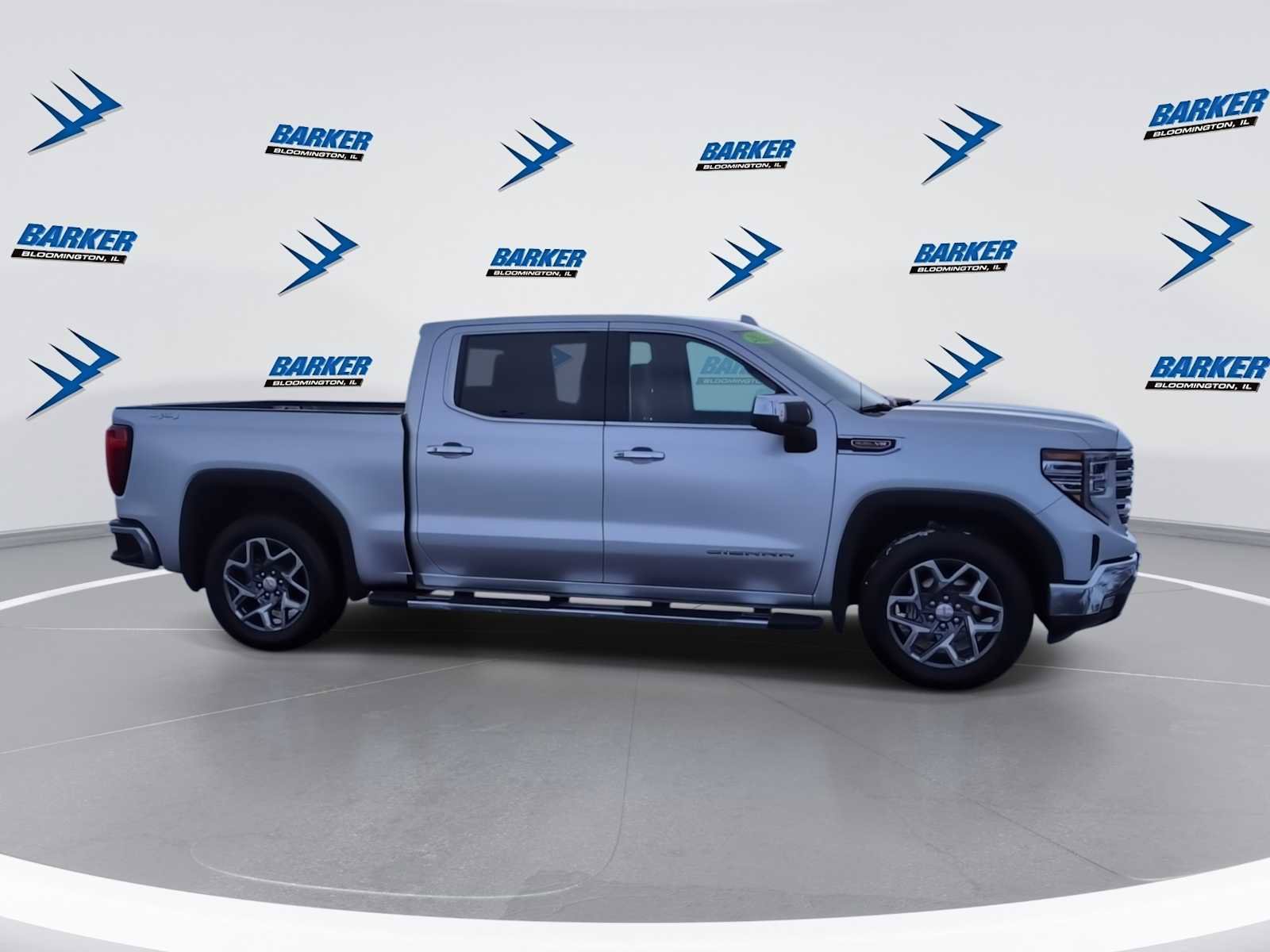 Used 2022 GMC Sierra 1500 SLT w/ SLT Premium Package image 2