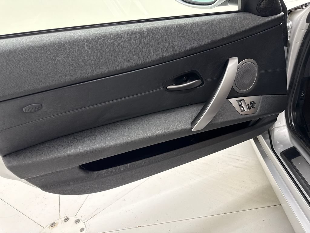 Used 2004 BMW Z4 3.0i RWD image 11
