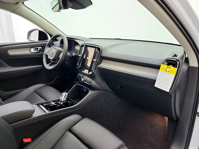 New 2026 Volvo XC40 B5 Ultra w/ Protection Package Premier AWD/4WD image 17