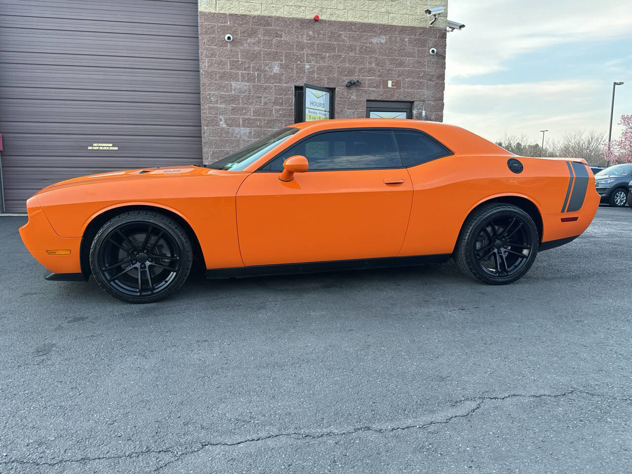 Used 2014 Dodge Challenger R/T image 1
