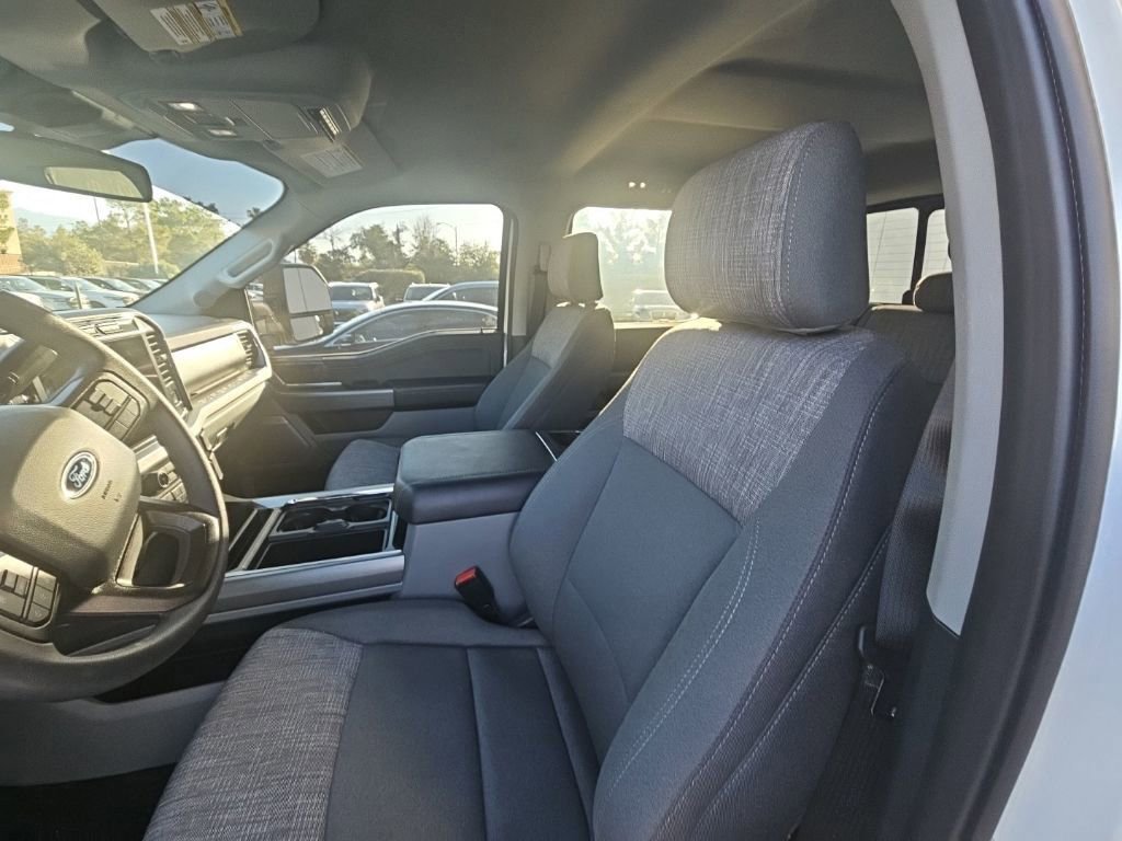 Used 2023 Ford F350 XLT w/ Black Appearance Package AWD/4WD image 4