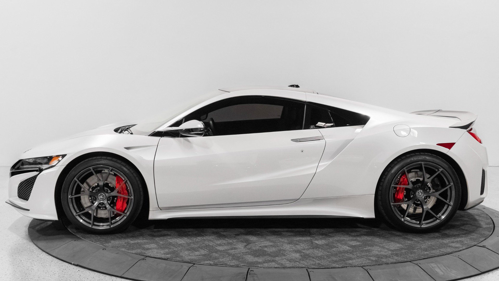 Used 2021 Acura NSX image 3
