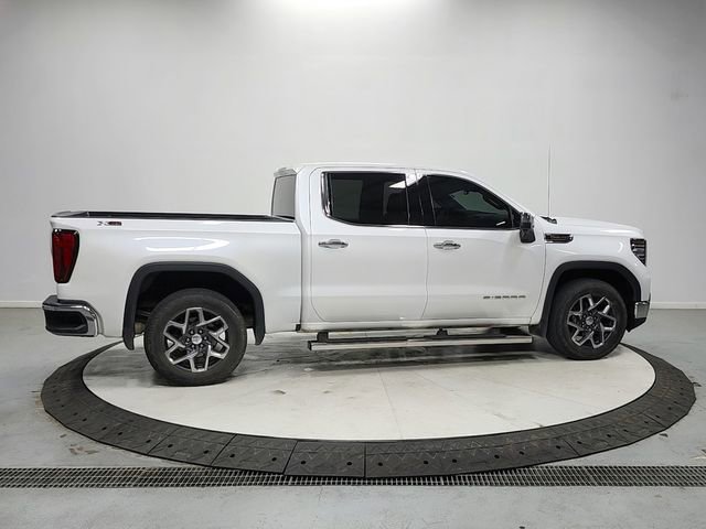 Used 2023 GMC Sierra 1500 SLT w/ SLT Premium Package AWD/4WD image 8