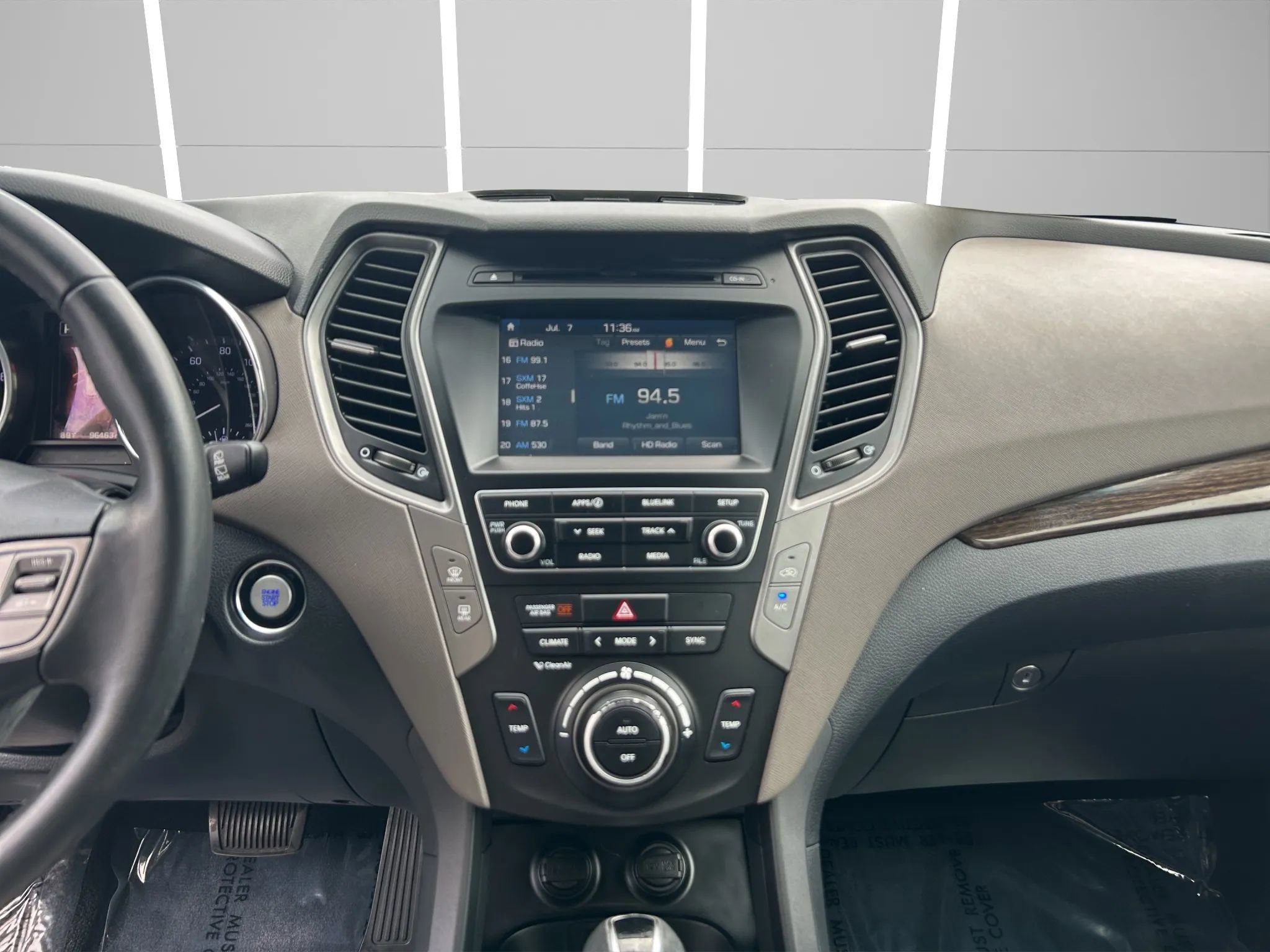 Used 2017 Hyundai Santa Fe Sport image 19