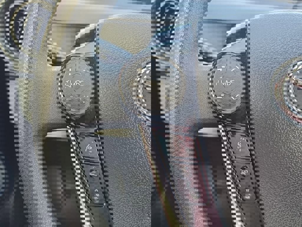 Used 2018 Toyota Prius C One FWD image 18