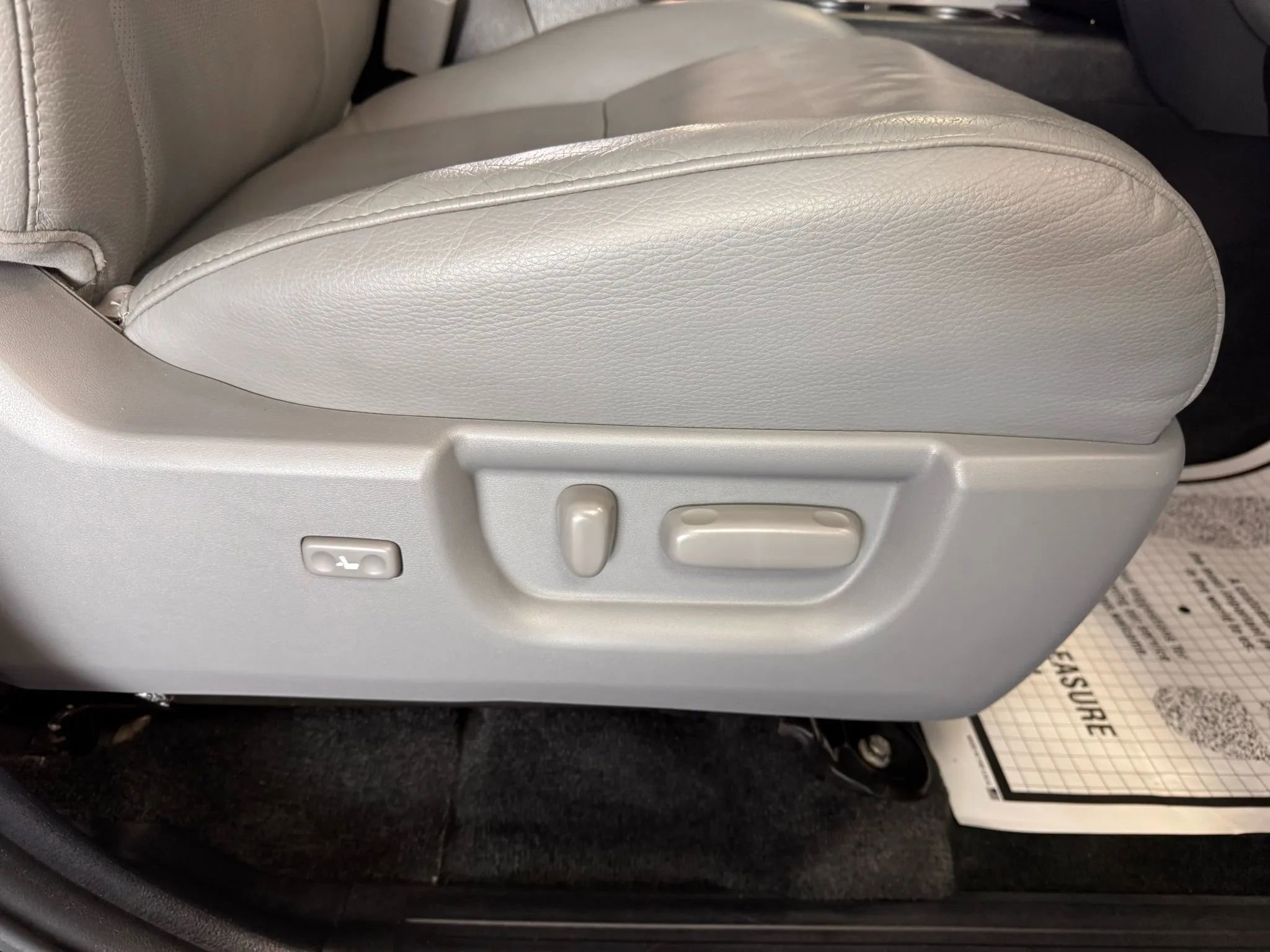 Used 2014 Toyota Sequoia Platinum image 14