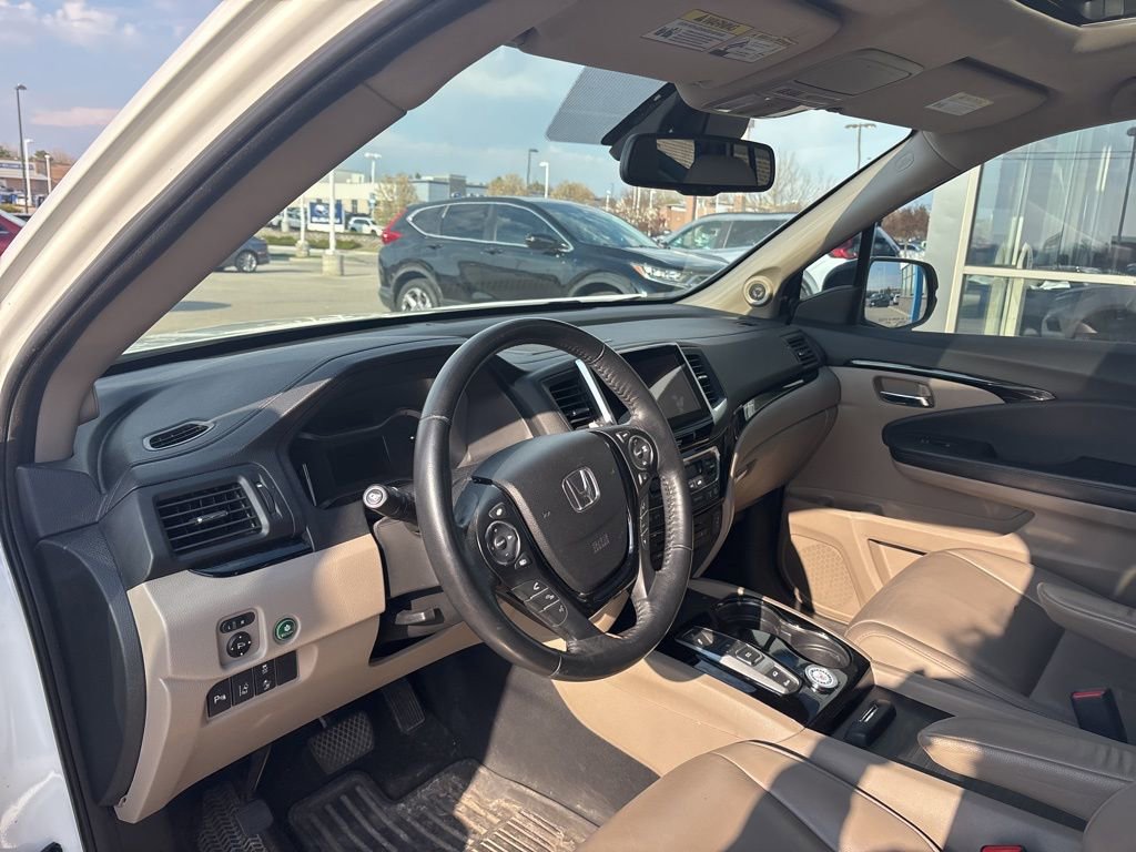 Used 2016 Honda Pilot Touring image 12