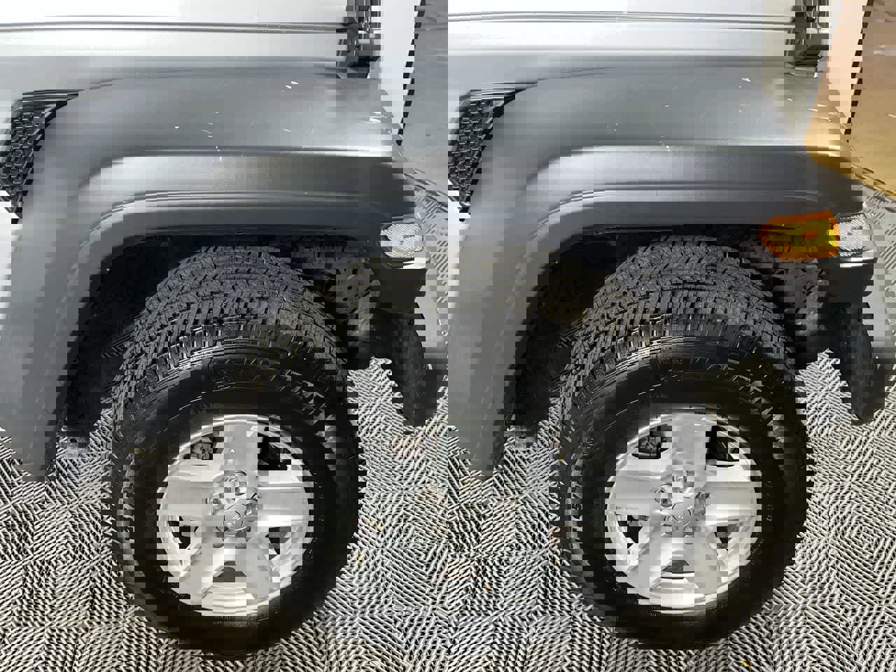 Used 2023 Jeep Gladiator Sport image 10