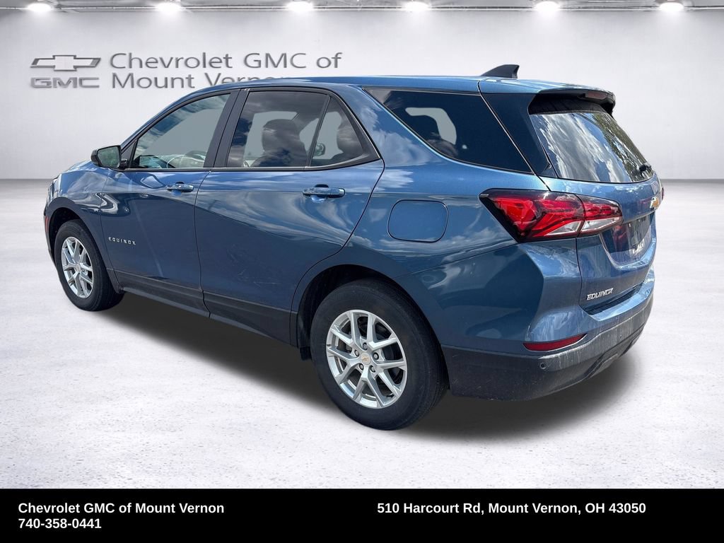 Used 2024 Chevrolet Equinox LS w/ LS Convenience Package AWD/4WD image 3