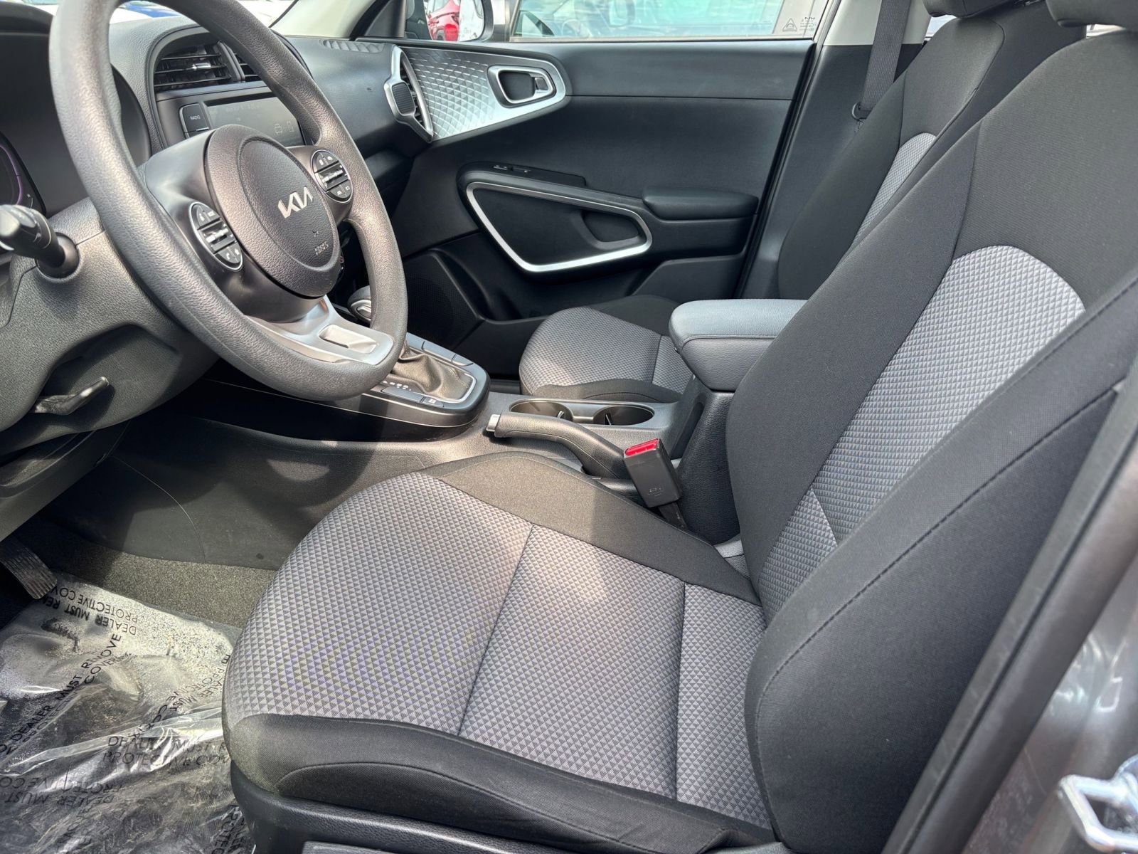 Used 2025 Kia Soul LX w/ LX Technology Package image 24