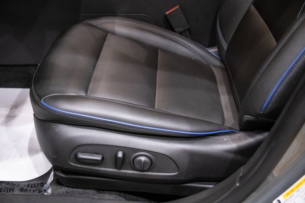 Used 2025 Buick Envista Sport Touring w/ Convenience I Package FWD image 9
