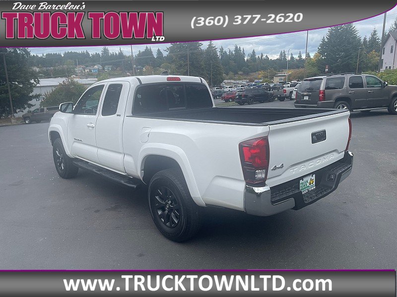 Used 2022 Toyota Tacoma SR5 w/ SR5 Appearance Package (SM) AWD/4WD image 3