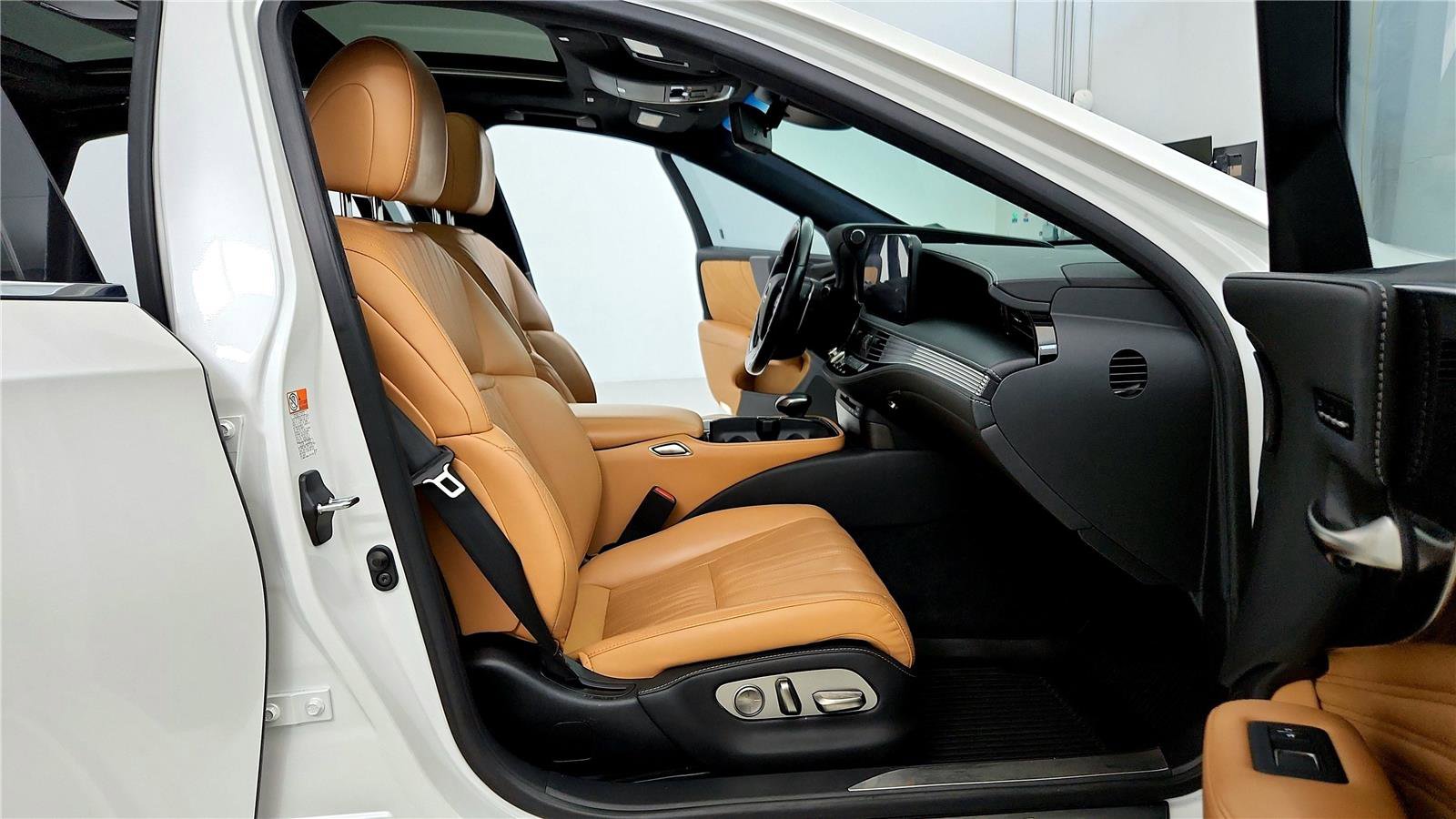 Used 2022 Lexus LS 500 AWD w/ Interior Upgrade Package image 17