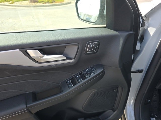 New 2025 Ford Escape SE w/ PHEV Premium Package image 12