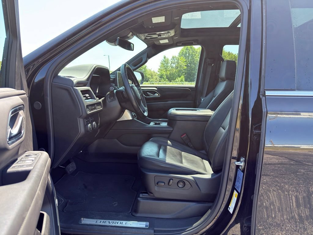 Used 2024 Chevrolet Tahoe LT AWD/4WD image 2