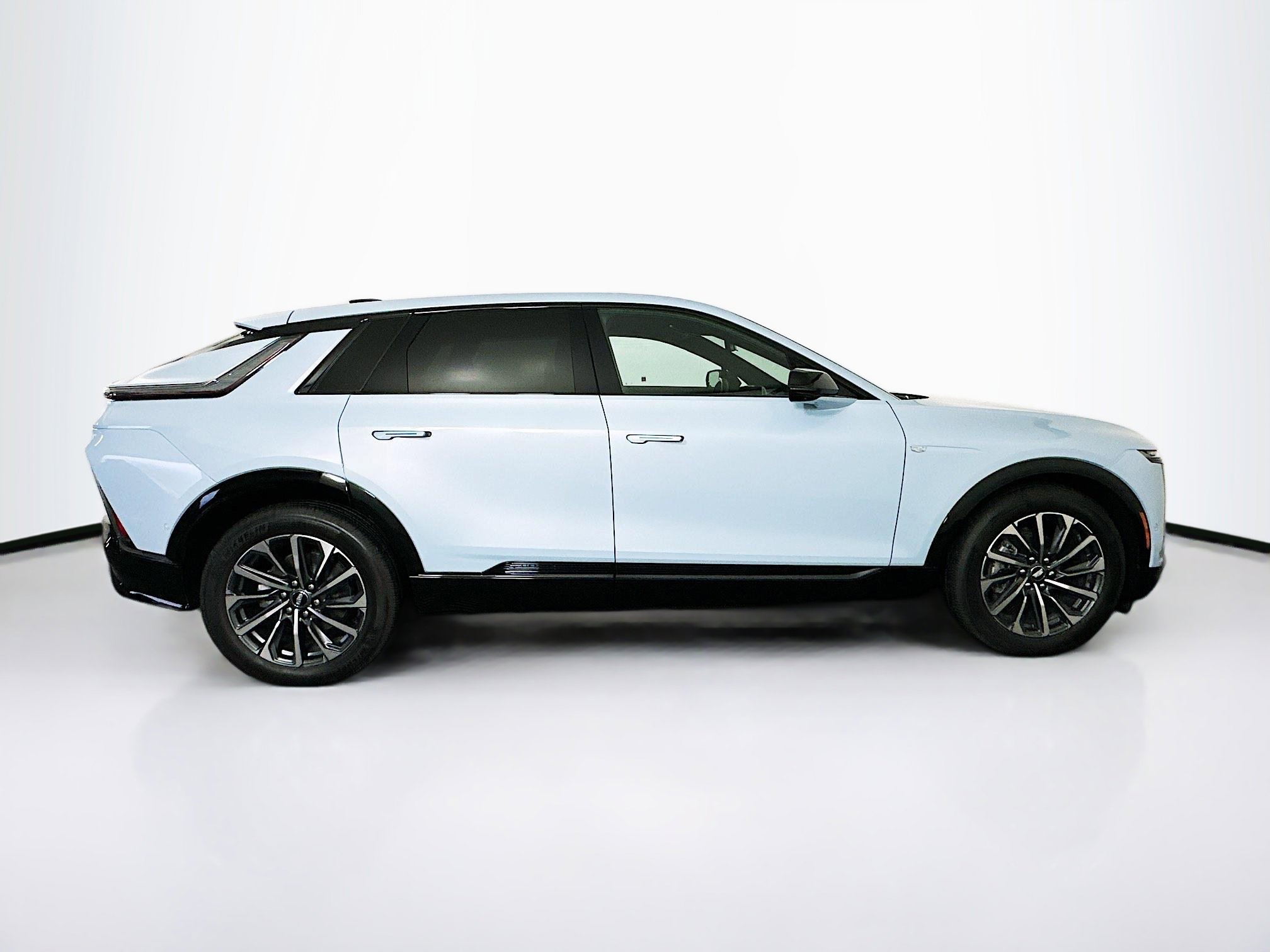 Used 2025 Cadillac Lyriq Sport image 10