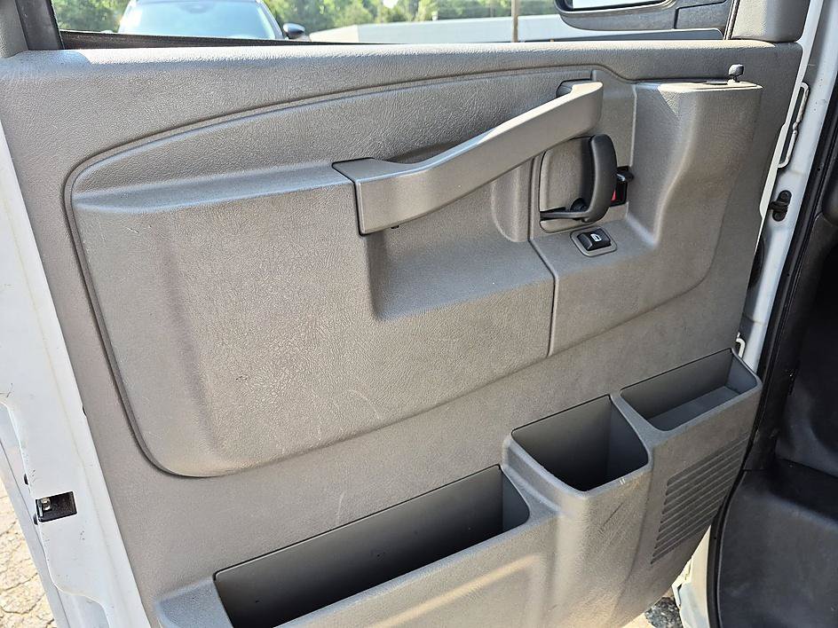 Used 2019 Chevrolet Express 2500 w/ Enhanced Convenience Package RWD image 12