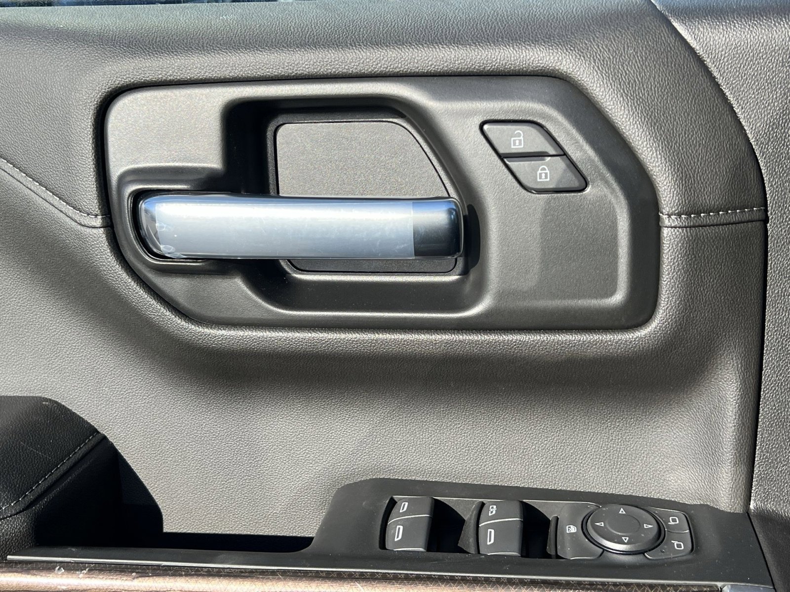 Used 2021 Chevrolet Silverado 1500 LT Trail Boss image 13