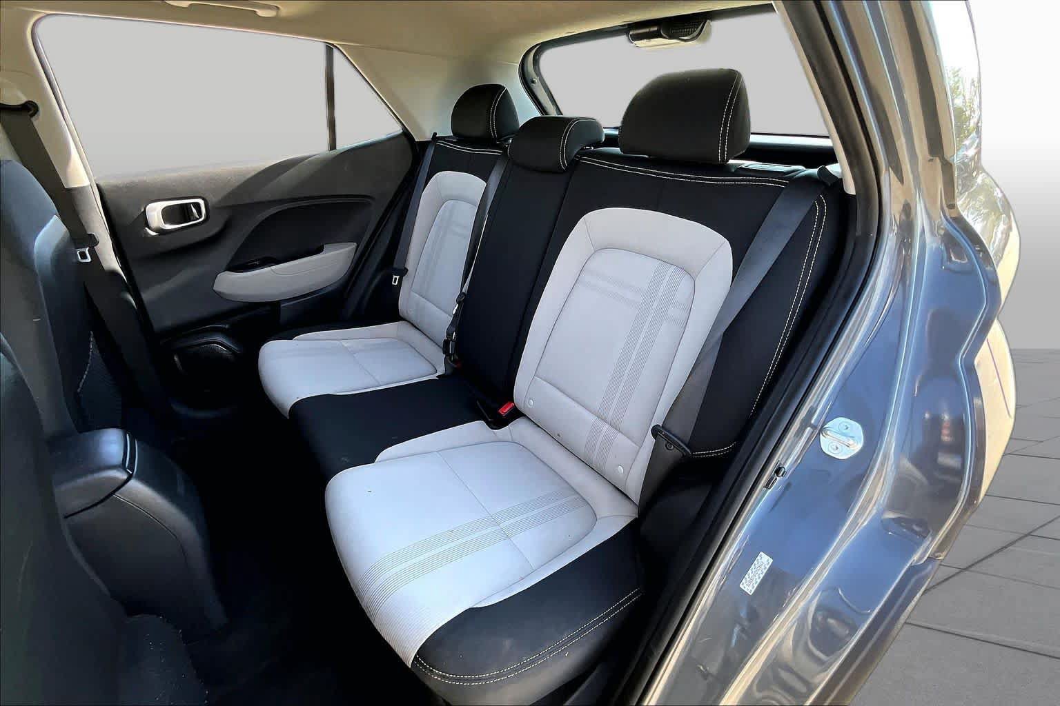 Certified 2023 Hyundai Venue SEL FWD image 21
