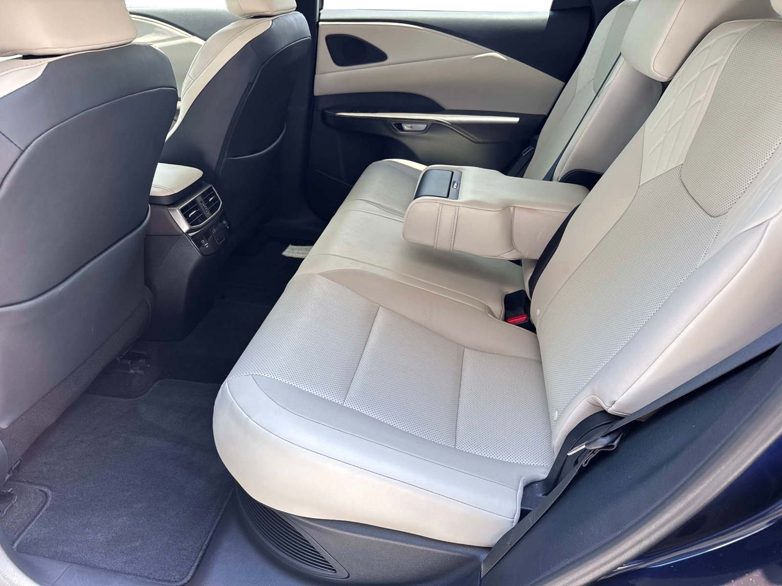 Used 2024 Lexus RX 350h w/ Accessory Package (Z1) AWD/4WD image 15