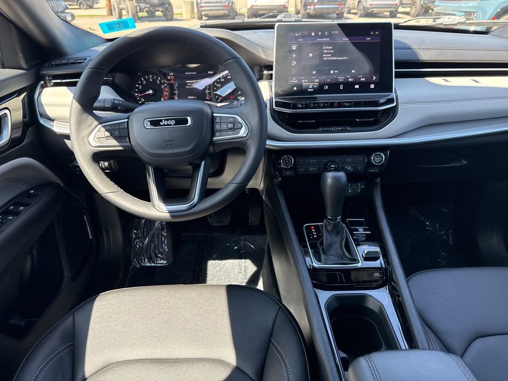 Certified 2025 Jeep Compass Limited image 19