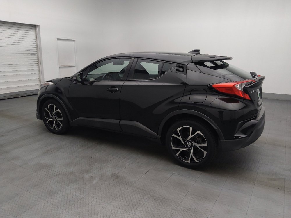 Used 2019 Toyota C-HR XLE FWD image 3
