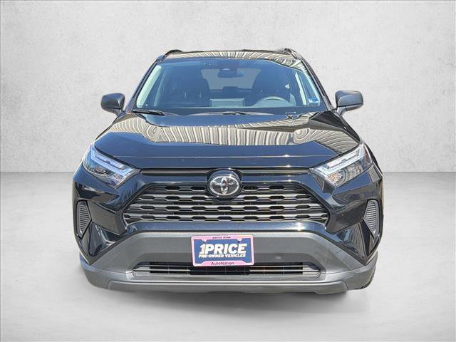 Used 2025 Toyota RAV4 LE AWD/4WD image 2