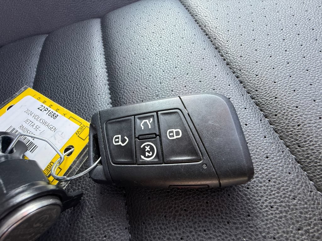 Used 2024 Volkswagen Jetta SE FWD image 42