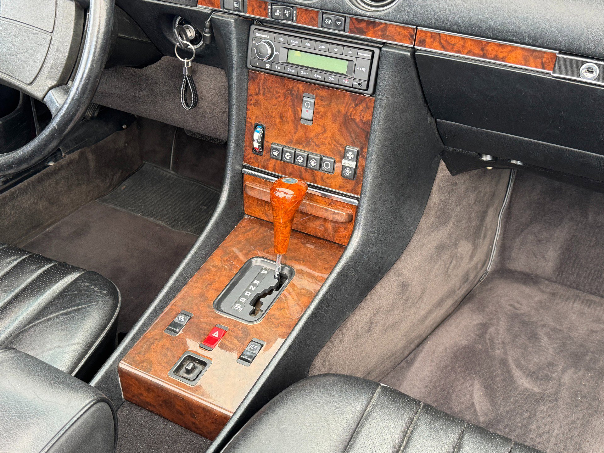 Used 1987 Mercedes-Benz 560 SL image 30