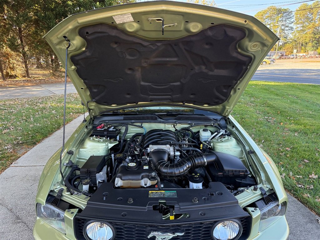 Used 2006 Ford Mustang GT RWD image 68