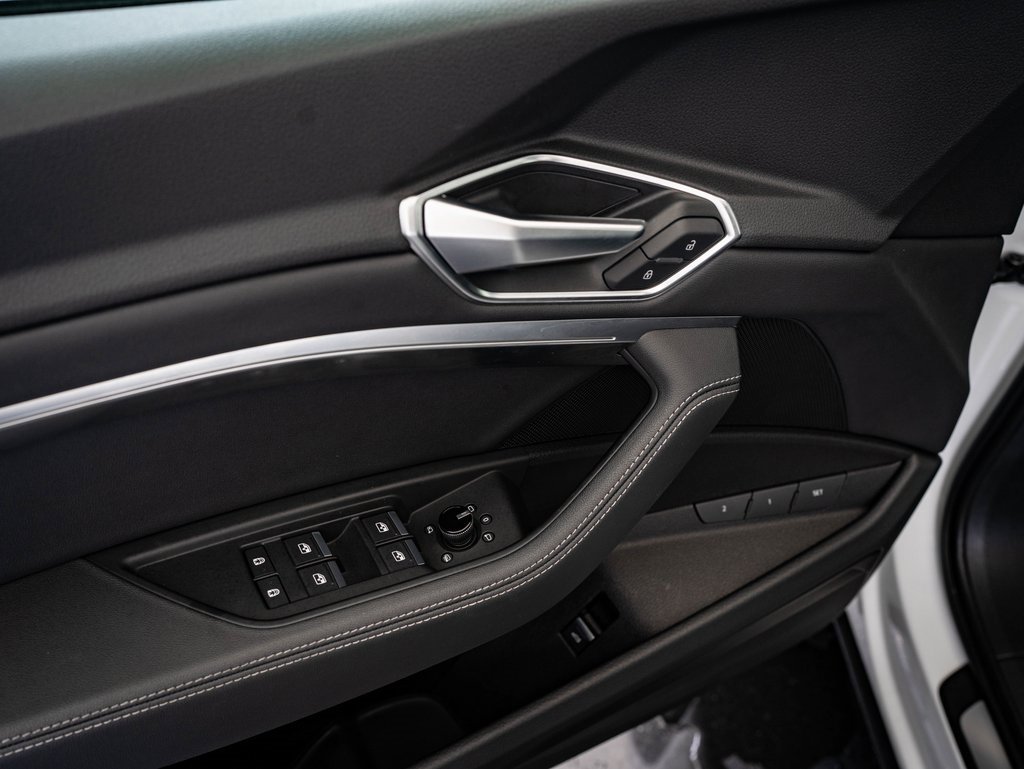 Used 2022 Audi e-tron Premium w/ Convenience Plus Package image 24