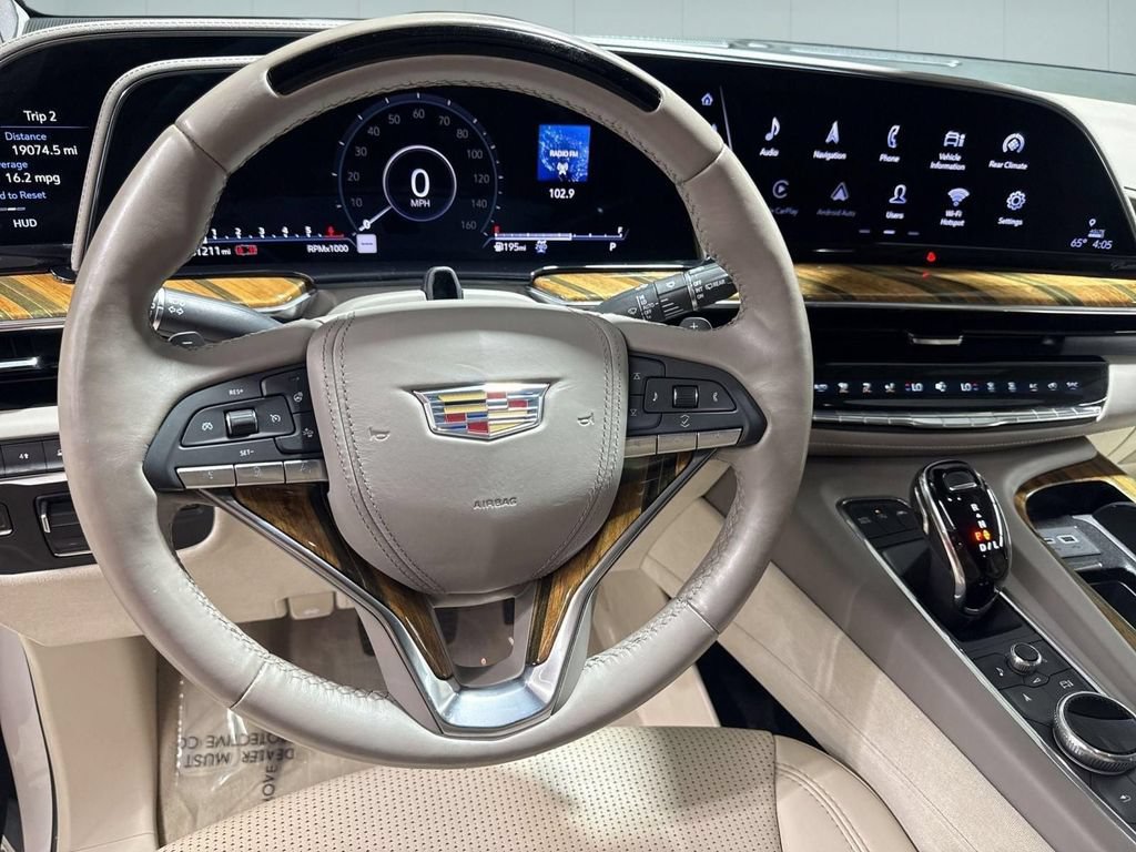 Used 2023 Cadillac Escalade Premium Luxury Platinum AWD/4WD image 19