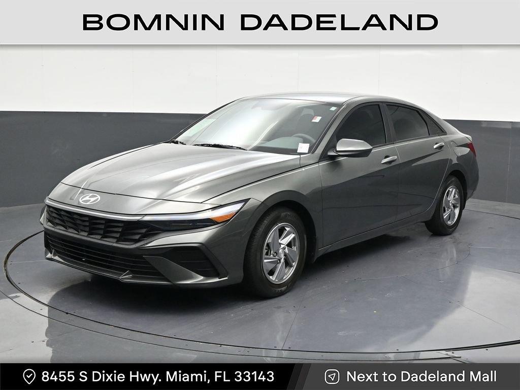 Used 2024 Hyundai Elantra SE