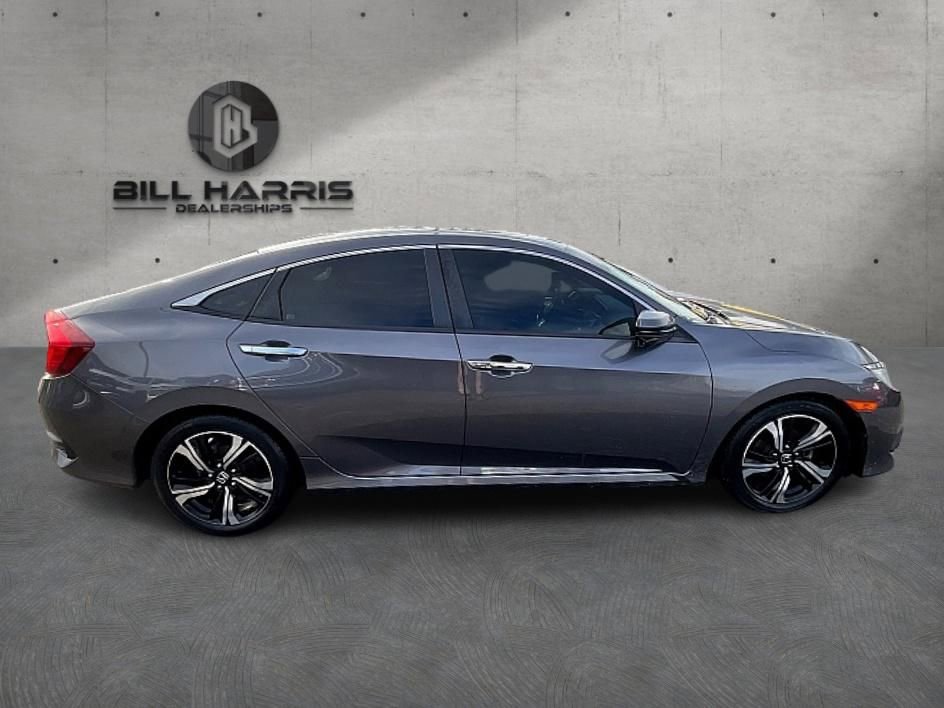 Used 2017 Honda Civic Touring image 4