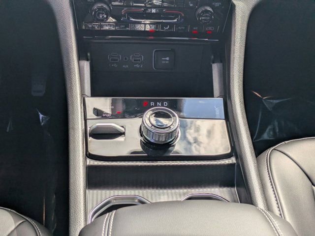New 2025 Jeep Grand Cherokee L Limited w/ Black Appearance Package AWD/4WD image 17
