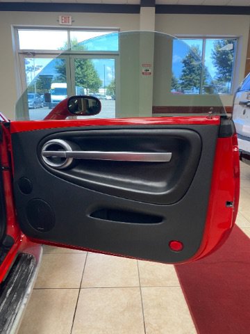 Used 2004 Chevrolet SSR w/ Preferred Equipment Group RWD image 11
