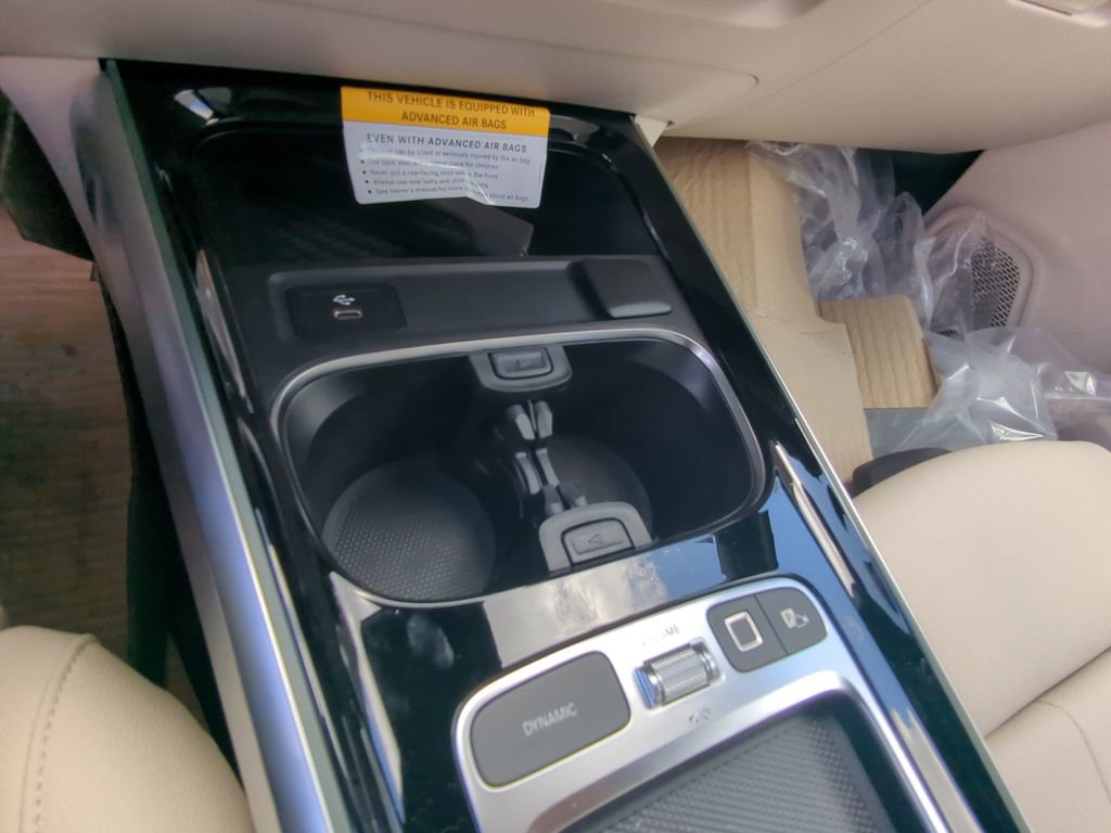 New 2025 Mercedes-Benz GLB 250 GLB 250 image 8