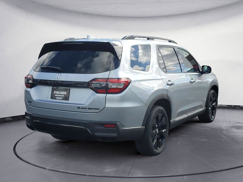 New 2026 Honda Pilot Black Edition image 3